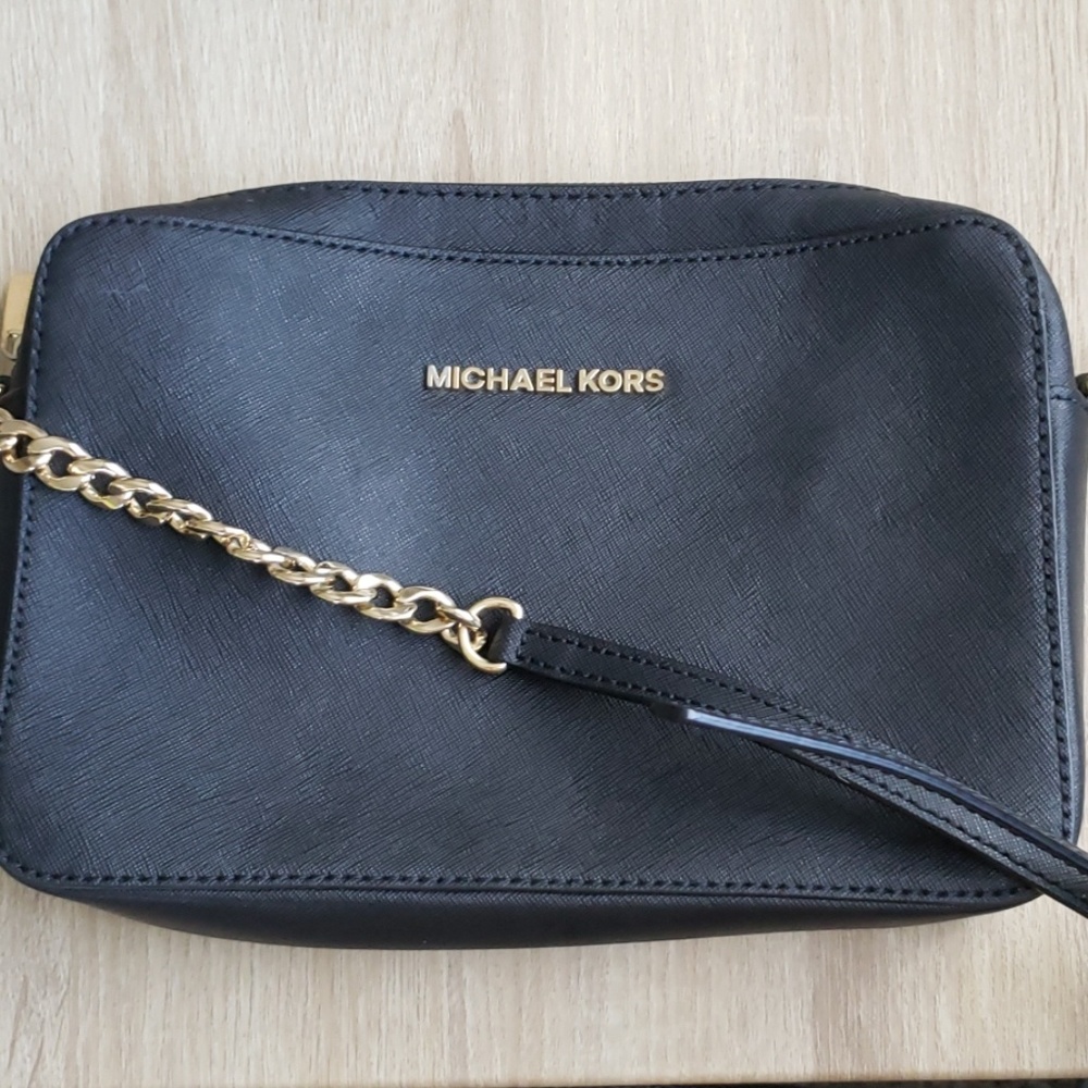 Michael Michael Kors Black, Large, Crossbody